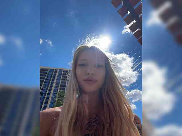 Cristi-Candy's chat room