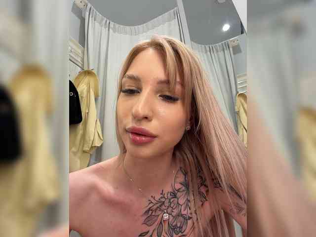 Cristi-Candy's chat room