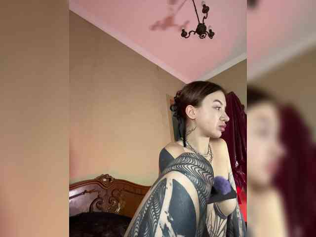 LINA69FEMDOM's chat room