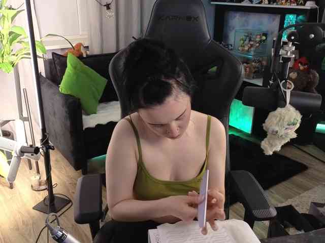 Kira_Li_Lime's chat room