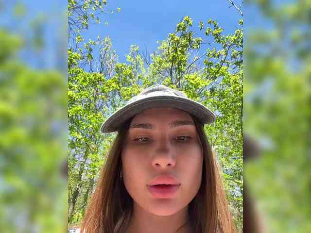 -EmilyBaby-'s chat room