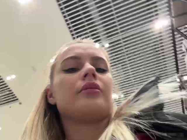 _Katrinka_'s chat room