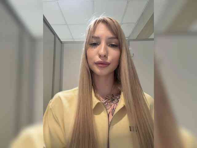 Cristi-Candy's chat room
