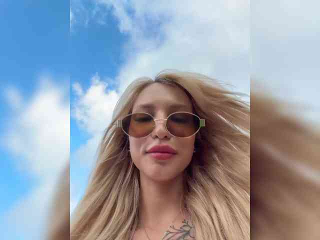 Cristi-Candy's chat room