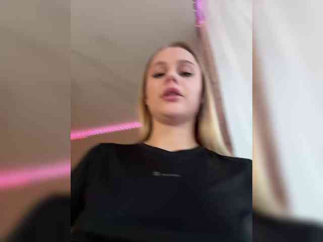 _Katrinka_'s chat room