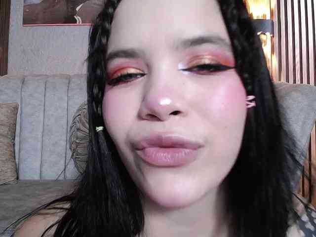 Annybutty's chat room