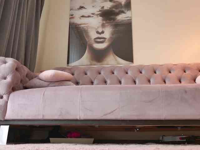 LennaGodess's chat room