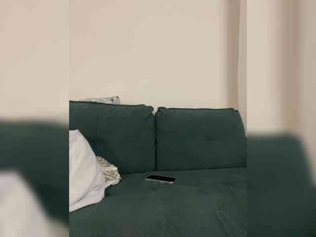v_-_-_v's chat room