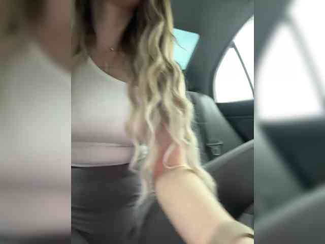 LedyMiya's chat room