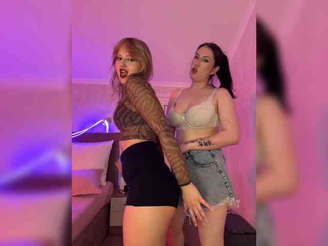 BustyLina's chat room