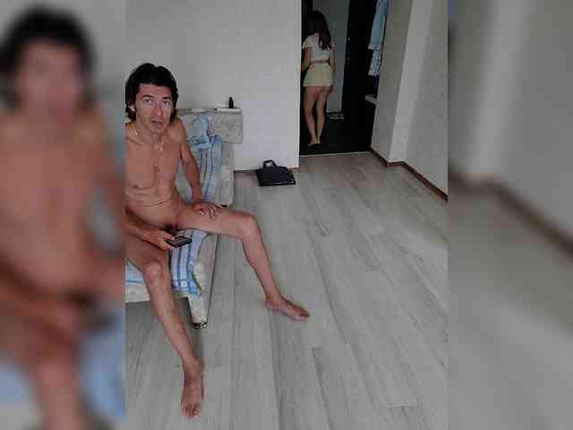 Alex80-201's chat room