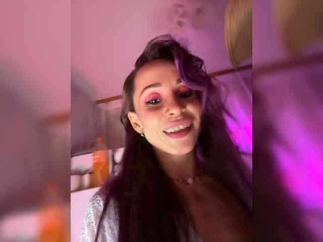 VIP17CoupleDream's chat room