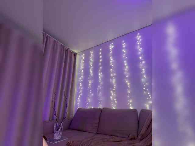 DearAmiira's chat room