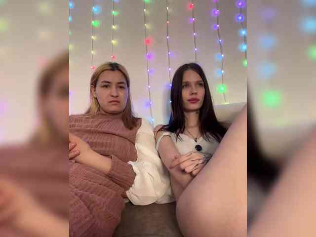 -Zoe-Love-'s chat room