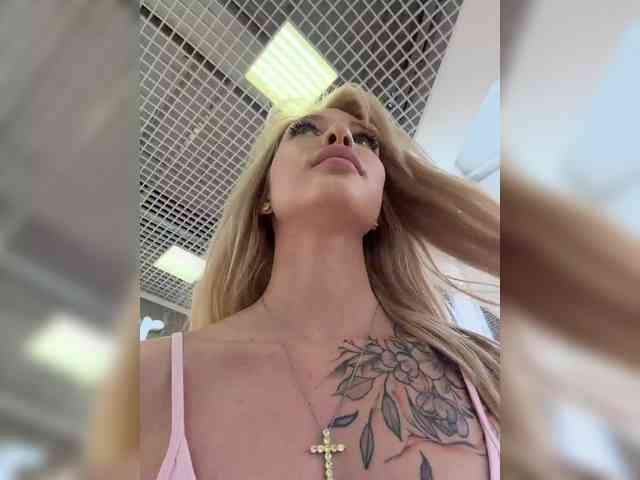 Cristi-Candy's chat room