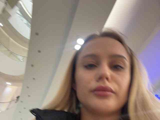 _Katrinka_'s chat room