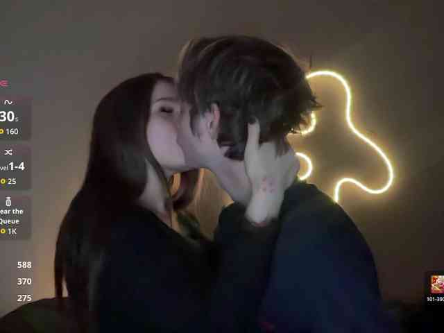 titsDestroy2007's chat room