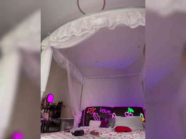 Cristalkate's chat room