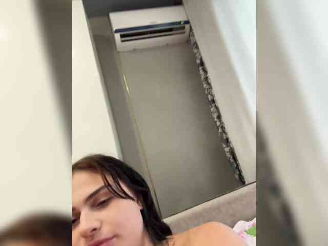 Kris-and-Vanessa's chat room