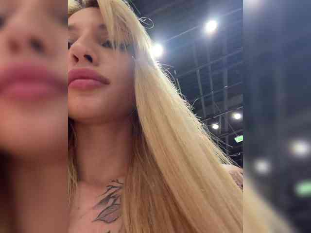 Cristi-Candy's chat room