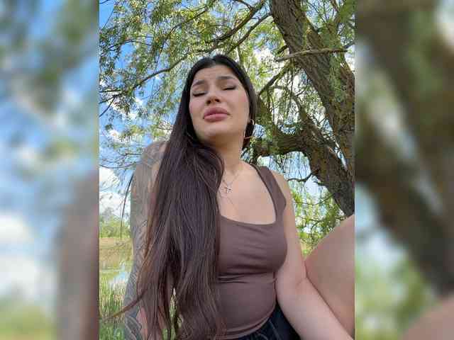 -MaybeBaby-'s chat room