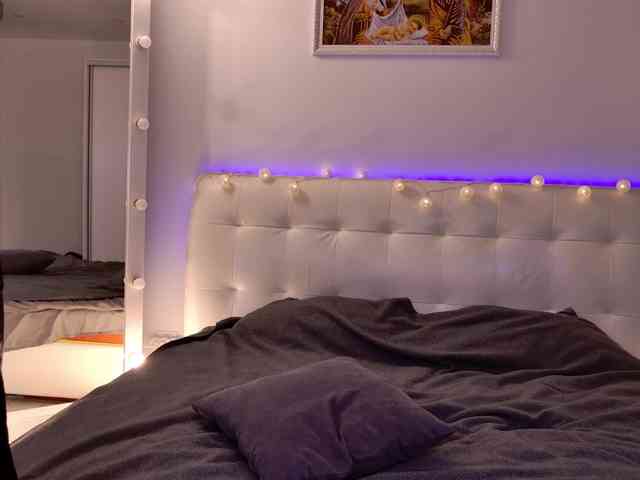 LustElise's chat room