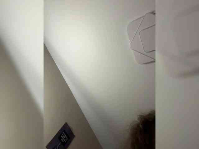 YourLadyyy's chat room