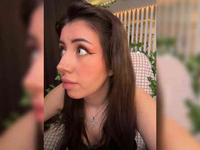 -Violetttttka-'s chat room