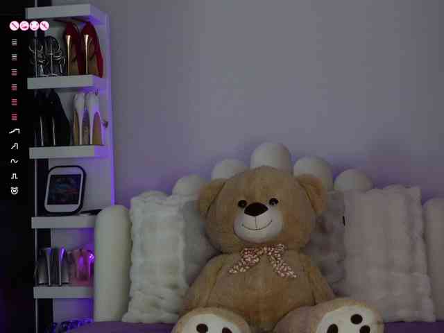 AngelaMyst's chat room