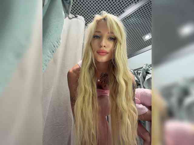 Cristi-Candy's chat room