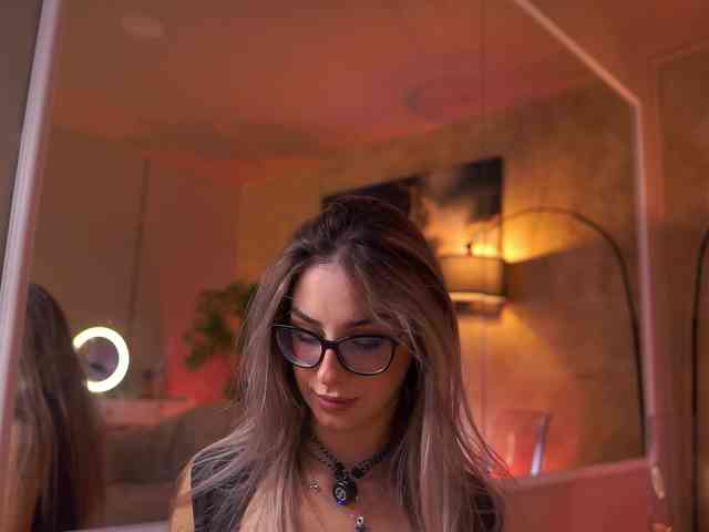 MaddieBryggs's chat room