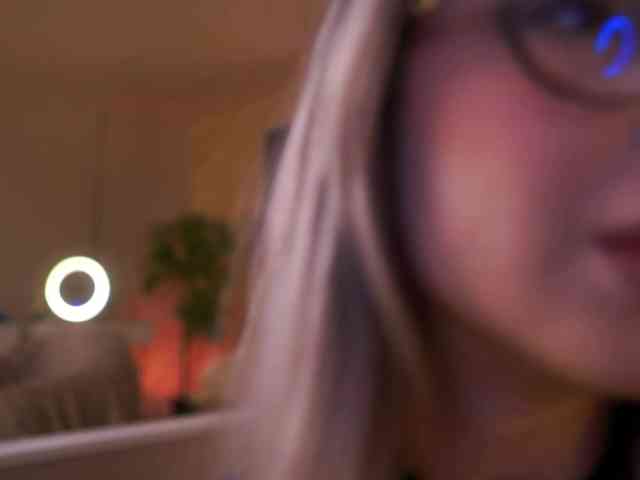 MaddieBryggs's chat room