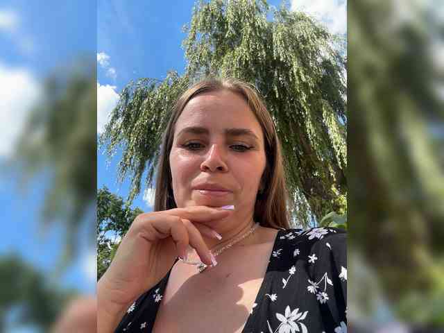 LolaSexxx's chat room