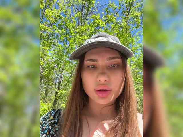 -EmilyBaby-'s chat room