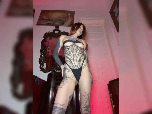 LINA69FEMDOM's chat room