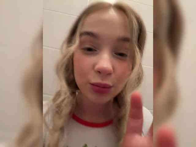 MimiMila's chat room