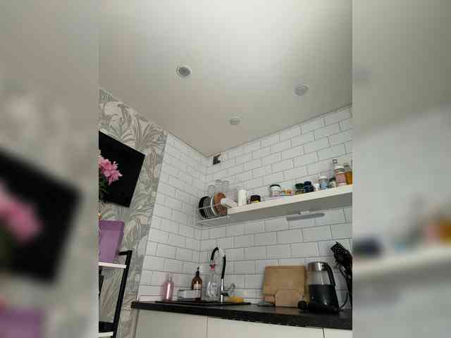 SweetyMia's chat room