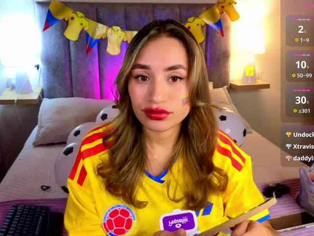 VictoriaHils's chat room