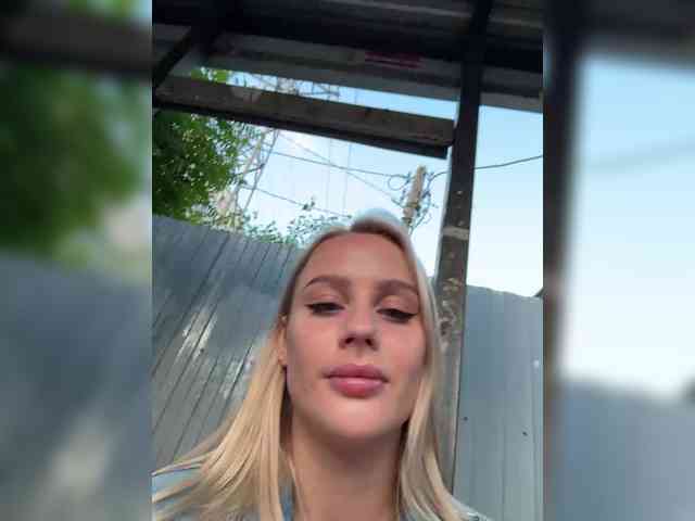 _Katrinka_'s chat room
