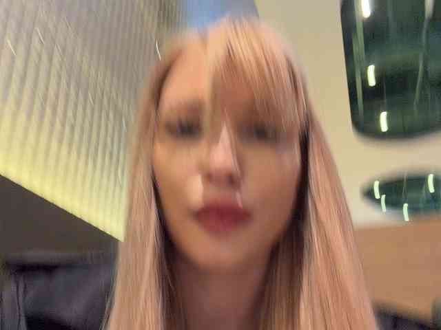 Cristi-Candy's chat room