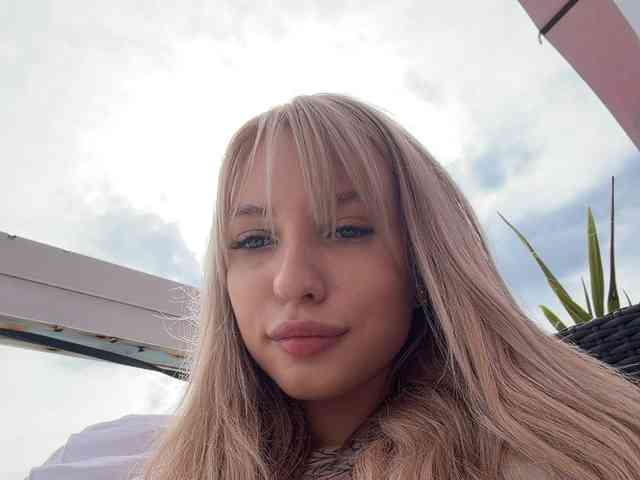 Cristi-Candy's chat room