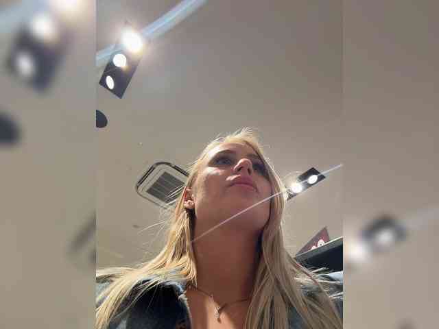 _Katrinka_'s chat room