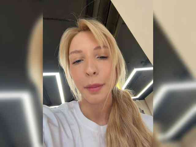 Cristi-Candy's chat room