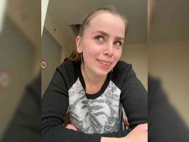 LolaSexxx's chat room