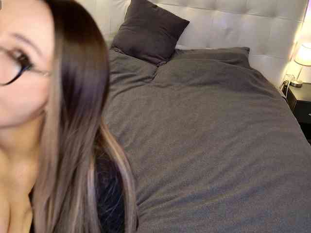 LustElise's chat room