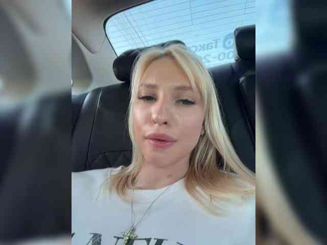 Cristi-Candy's chat room