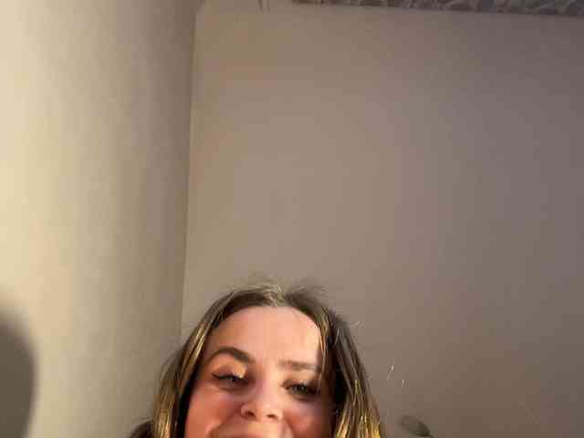LolaSexxx's chat room