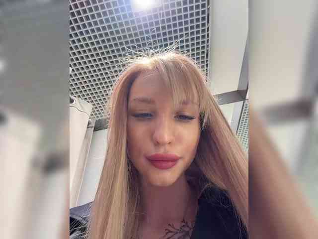 Cristi-Candy's chat room