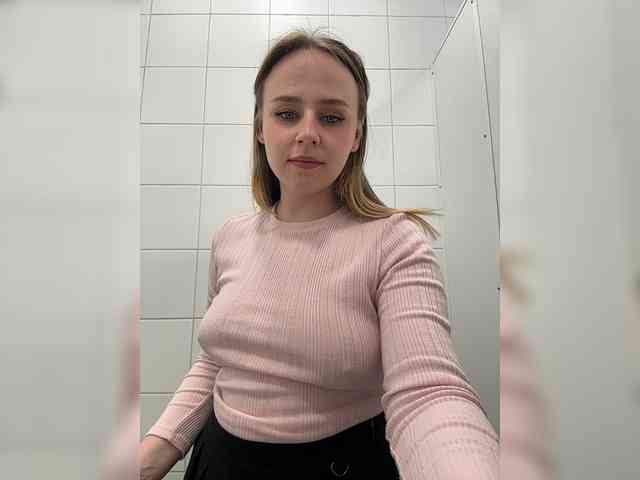 -Angel-Ali-'s chat room