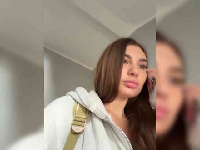 -EmilyBaby-'s chat room